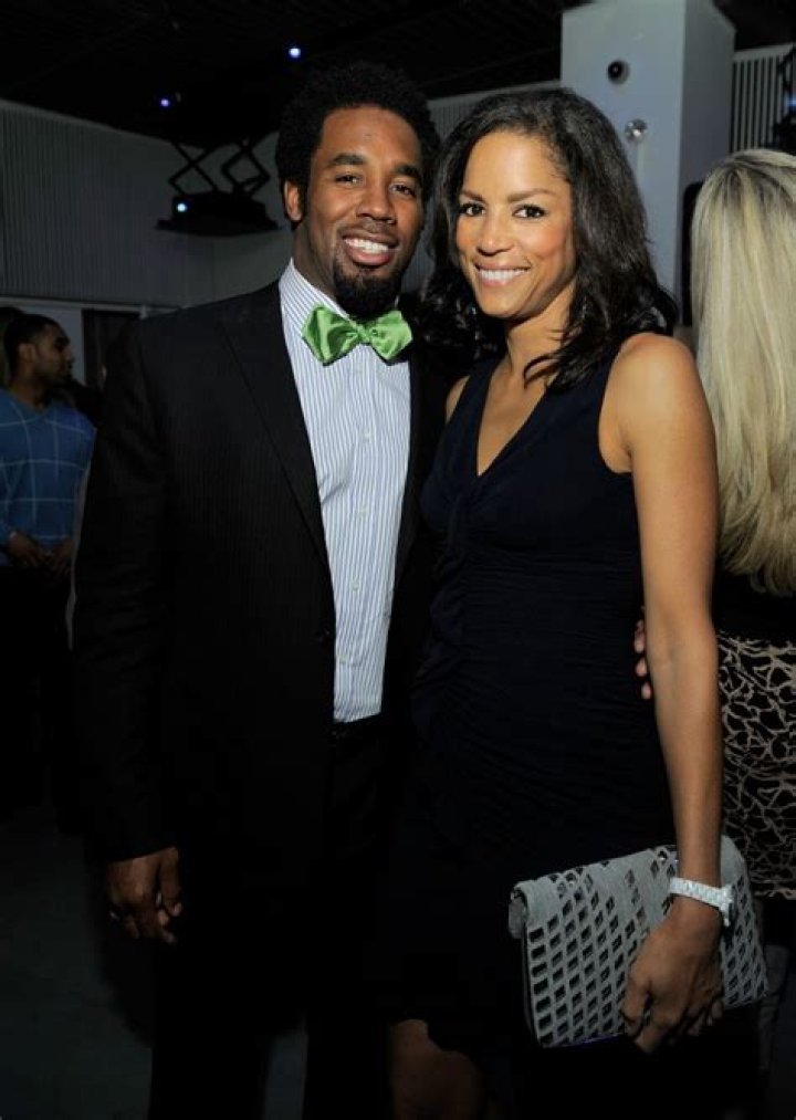 Dhani Jones: A Look Into His Wealth