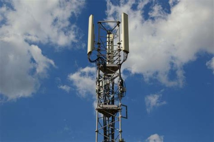 does my tracfone use minutes on wifi?