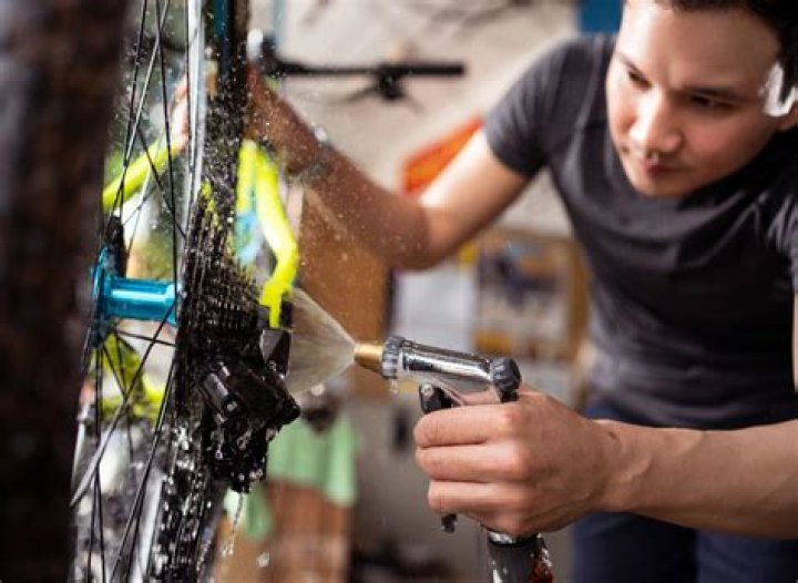 how to clean a rusty bike?