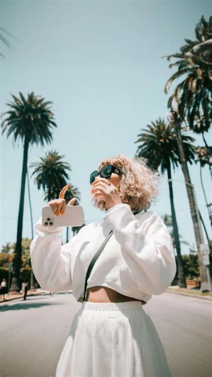 how to keep instagram from cropping photos?