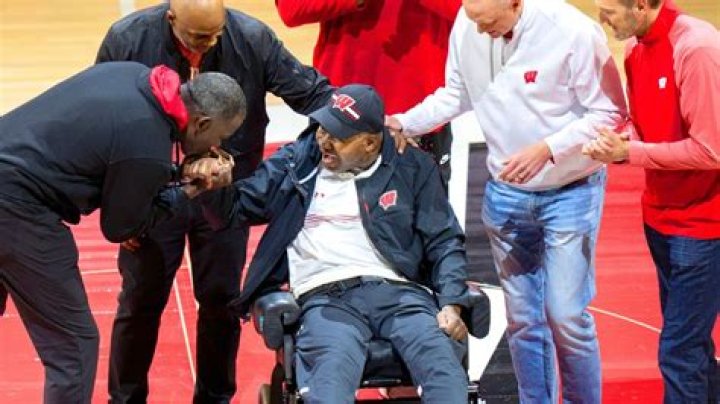 Howard Moore lauded at first Wisconsin game since 2019 crash