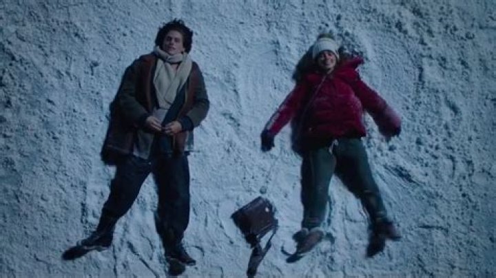 Is Five Feet Apart Based on a True Story? Ending Explained, Plot