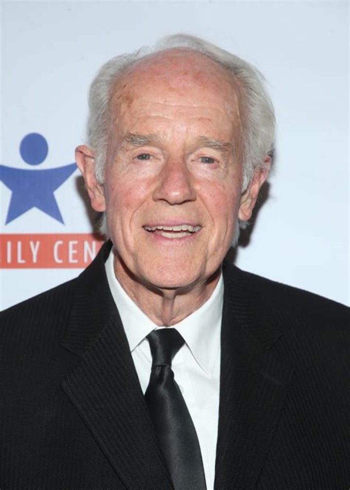 Is Mike Farrell Dead or Still Alive? Check His Current Status