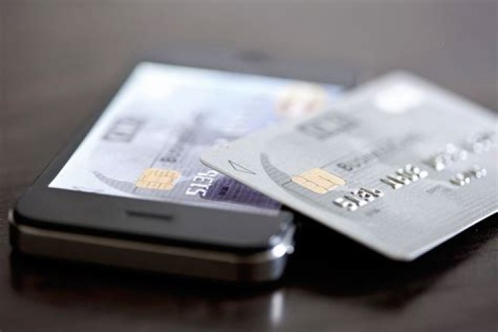 Why can’t I remove my credit card from my Iphone?
